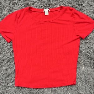 Cute red top!